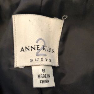 Gray black Anne Kline ladies pants suit